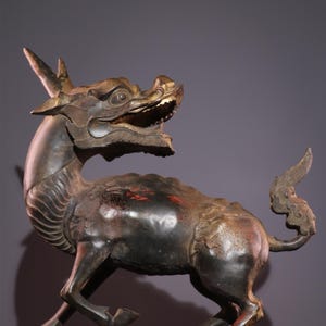 Chinese antique hand carved pure copper bronze auspicious beast statue ornaments,exquisite and rare,desktop decoration