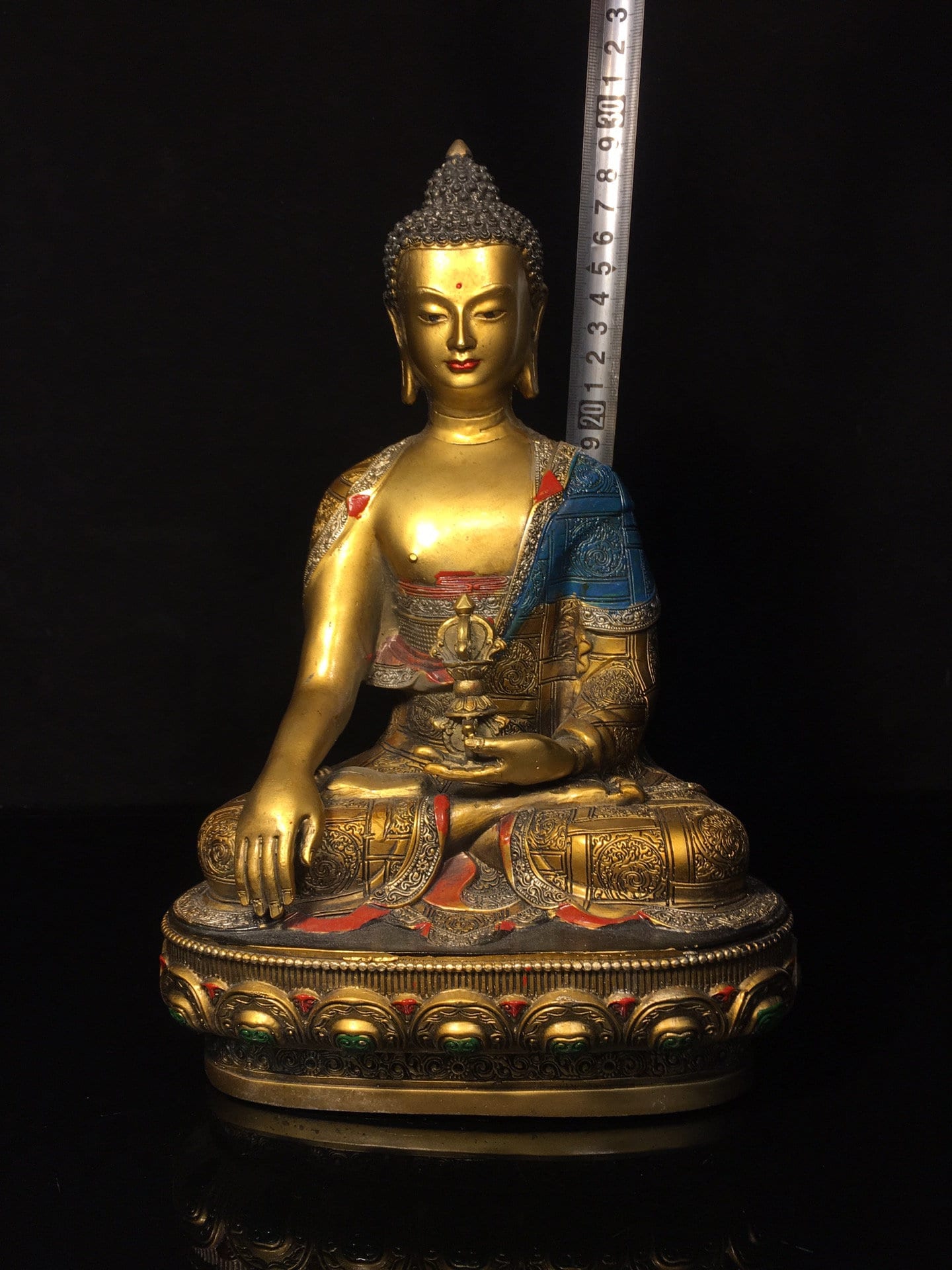 中国の純粋な手彫りの純銅塗装蓮の台座釈迦牟尼仏の飾り、絶妙で収集