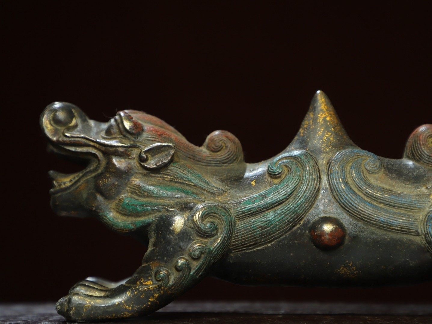 中国のアンティークブロンズ彫刻双頭吉兆獣像飾り、デスクトップの装飾