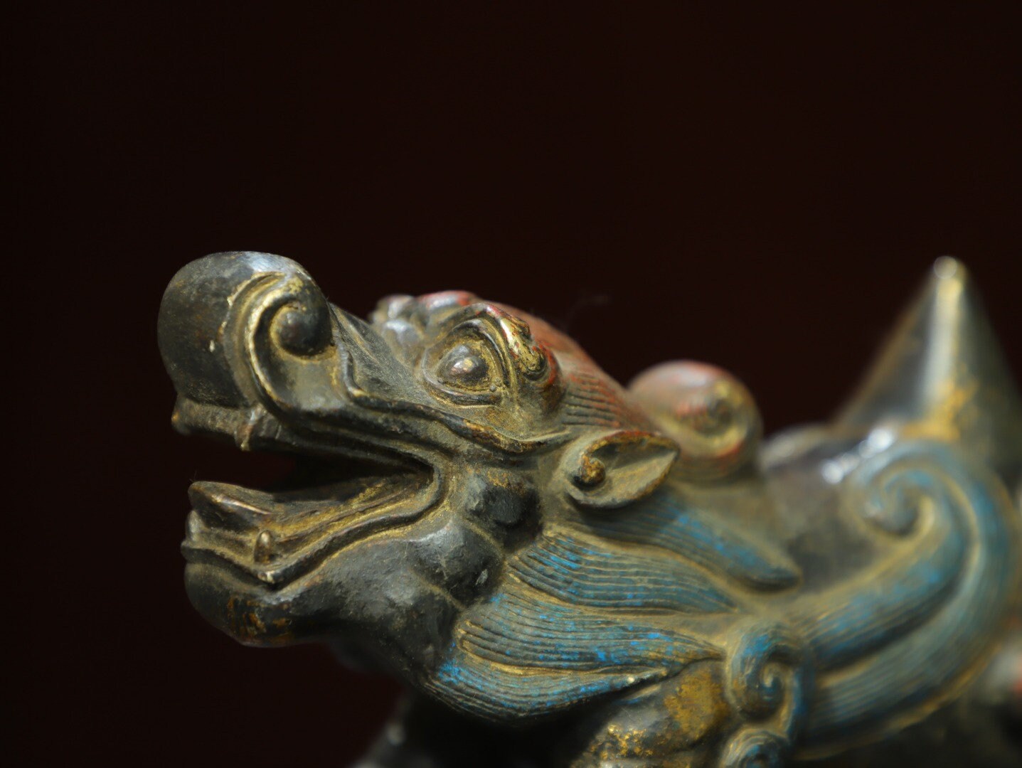 中国のアンティークブロンズ彫刻双頭吉兆獣像飾り、デスクトップの装飾