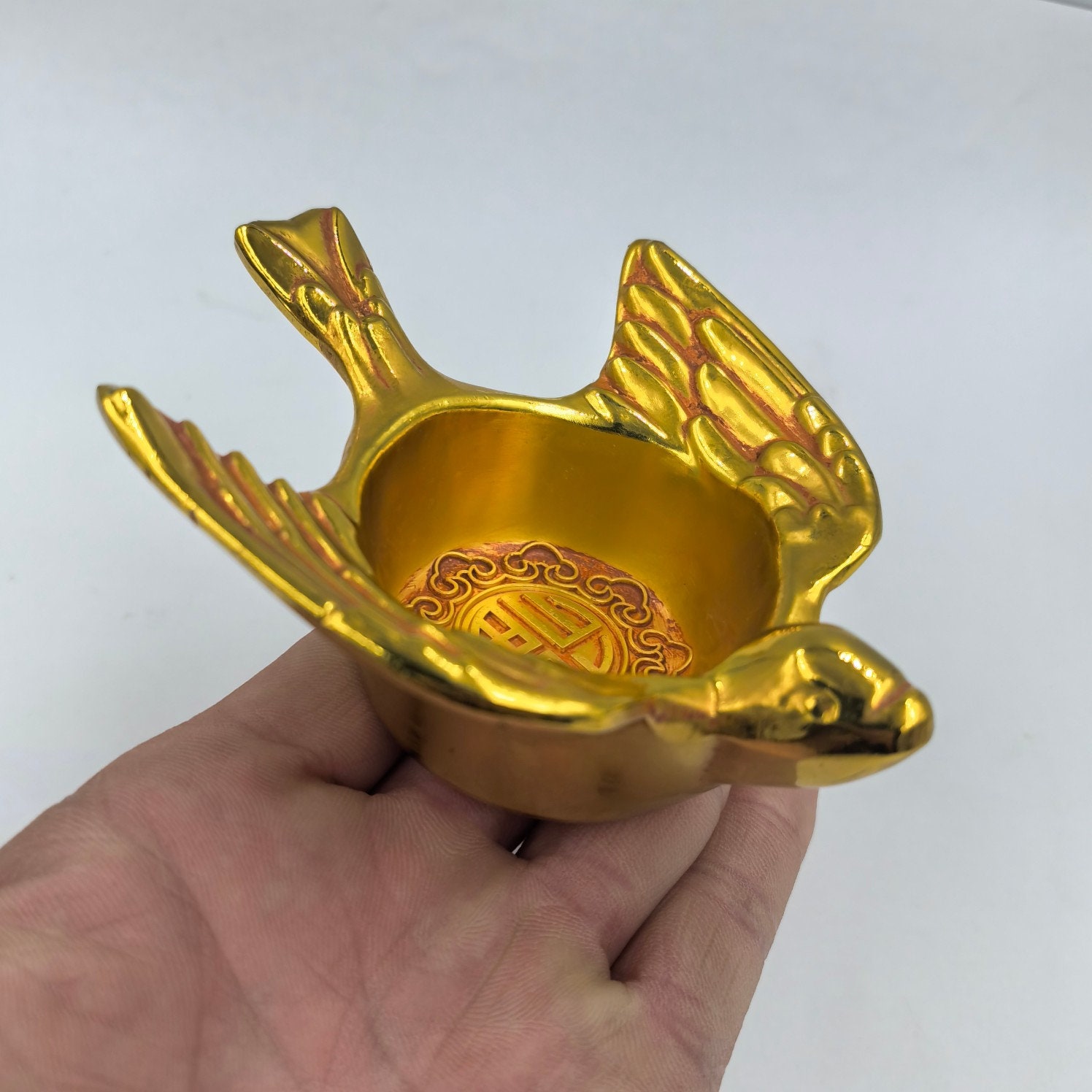 中国の手彫り純銅製金箔飛燕像ペン洗瓶、純銅製小装飾品美しい形