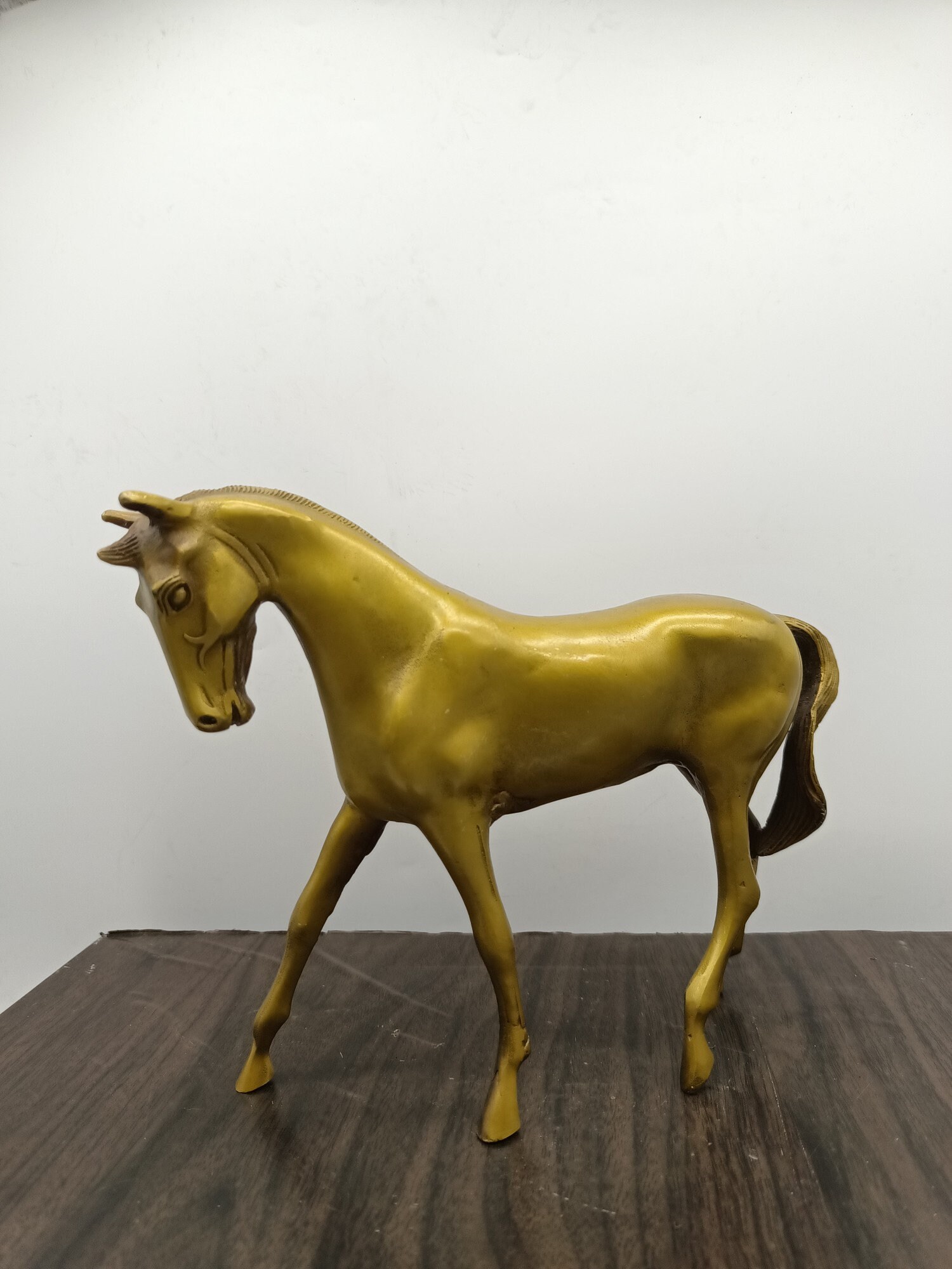 中国の純粋な手彫り真鍮金箔馬像装飾品、絶妙で珍しい形をしており
