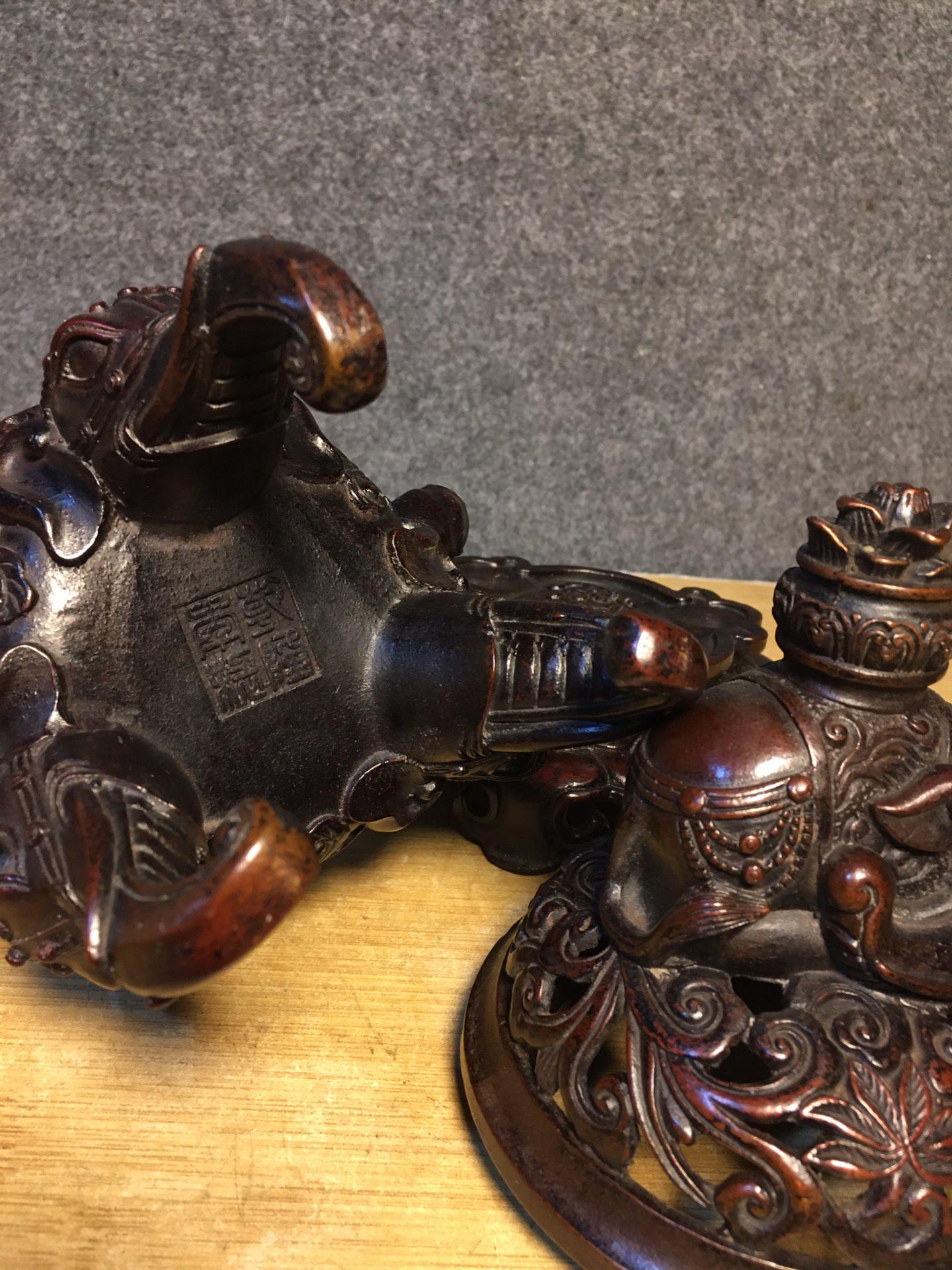中国のアンティークの手彫りの純銅の赤銅の象の像の香炉の装飾品、希少