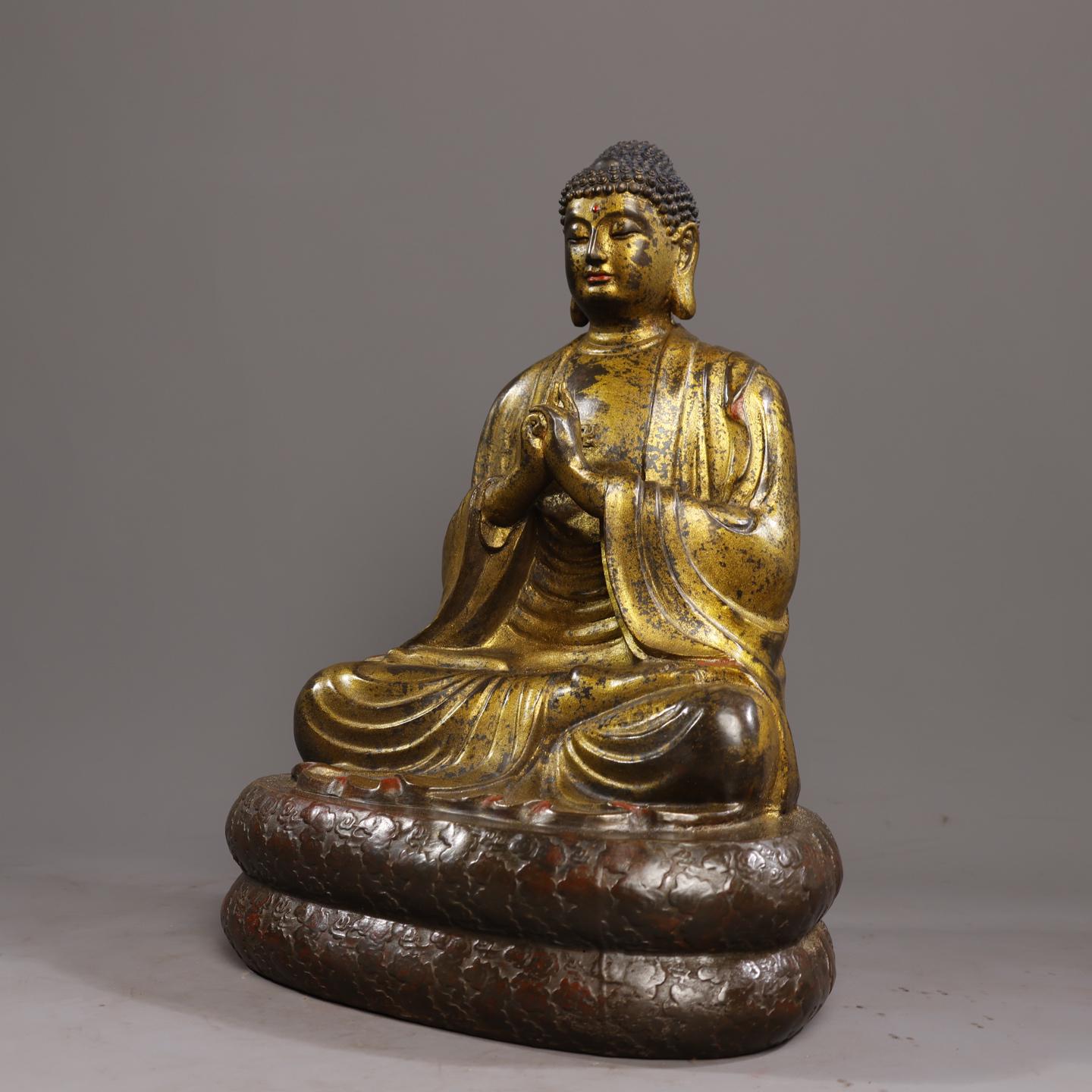 中国のアンティーク、手彫りの純銅製金メッキ釈迦牟尼仏像装飾品、希少