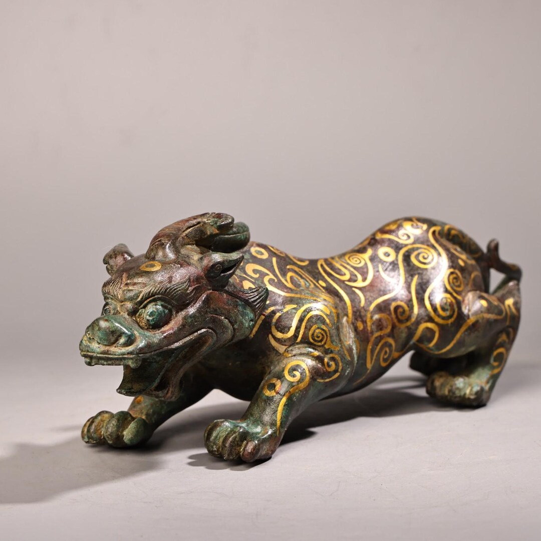 Exquisite Beast Chinese Antique Hand Carved Bronze Gilt Exquisite Pattern Auspicious ...
