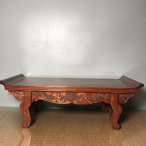 Chinese pure hand-carved natural rosewood table tea table exquisite patterns can be used for collection