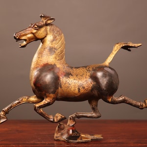 Chinese antique pure copper bronze carving horse treading on a flying swallow statue ornament,precious and exquisite,is worth collecting