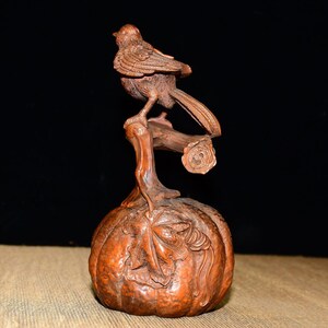 Chinese handmade carved natural boxwood bird statue ornament,exquisite and unique,collectible image 5