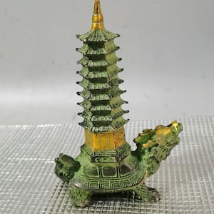 中国のアンティーク純銅ブロンズ彫刻亀の塔の像の装飾品、絶妙で珍しい