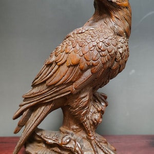 China&#39;s ancient natural boxwood carving Eagle Ornament Statue is handmade,exquisite,rare and collectable