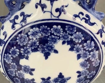 コレクション工芸品 青と白の磁器の花瓶 手描きの花の模様の花瓶