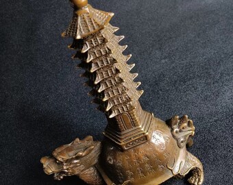 初期のコレクションの純銅の龍亀の塔の像の装飾品、手彫りの