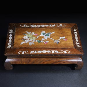Mesa de té con incrustaciones de conchas de palisandro natural talladas a mano chinas antiguas, patrón de flores y pájaros, base, soporte de exhibición, adorno, raro y precioso