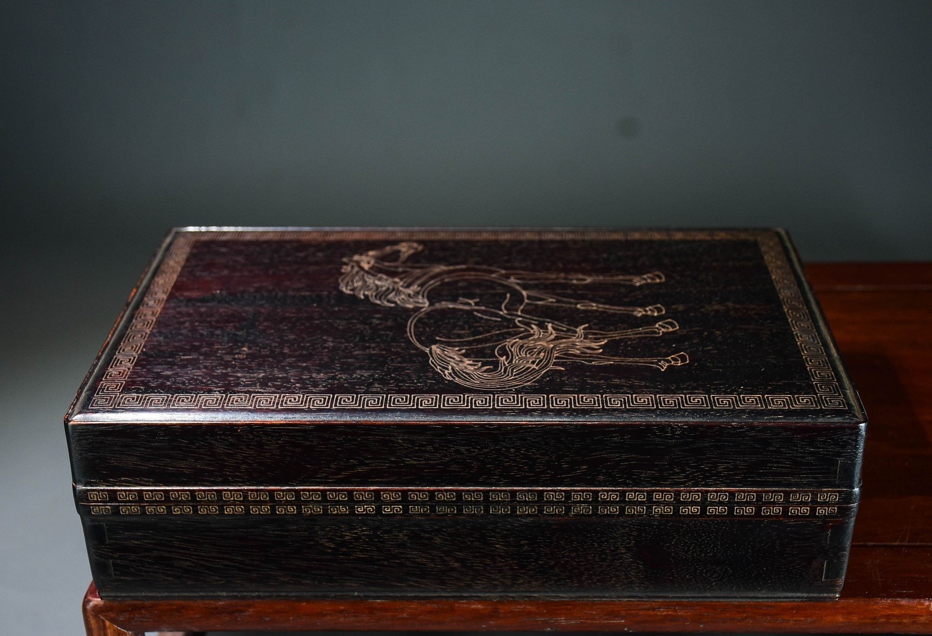 希少　骨董　箱　木箱　アンティーク　骨董　アジア　中国　台湾 楽天市場】骨董○金蒔絵大根蕪図文箱○W33.3cm / ふみ箱 / 文房具