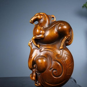 Chinesische natürliche Buchsbaumschnitzereien, Drachen- und Pferdestatuen, Ornamente und Statuen sind handgefertigt, exquisit, selten und sammelbar