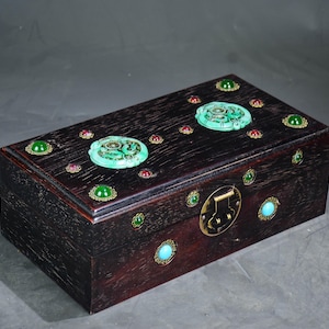 Chinese antique hand-carved rosewood inlaid gems wooden box beautiful in shape,worthy of collection