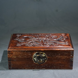 Chinese antique handmade carved exquisite rare natural rosewood dragon pattern jewelry box decoration, can be used