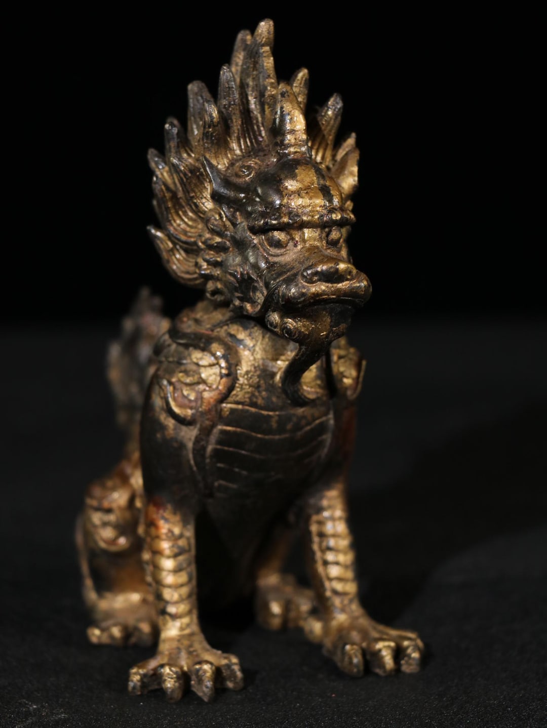 中国のアンティークの純粋な手彫りの絶妙で珍しい純銅の吉兆の獣の麒麟