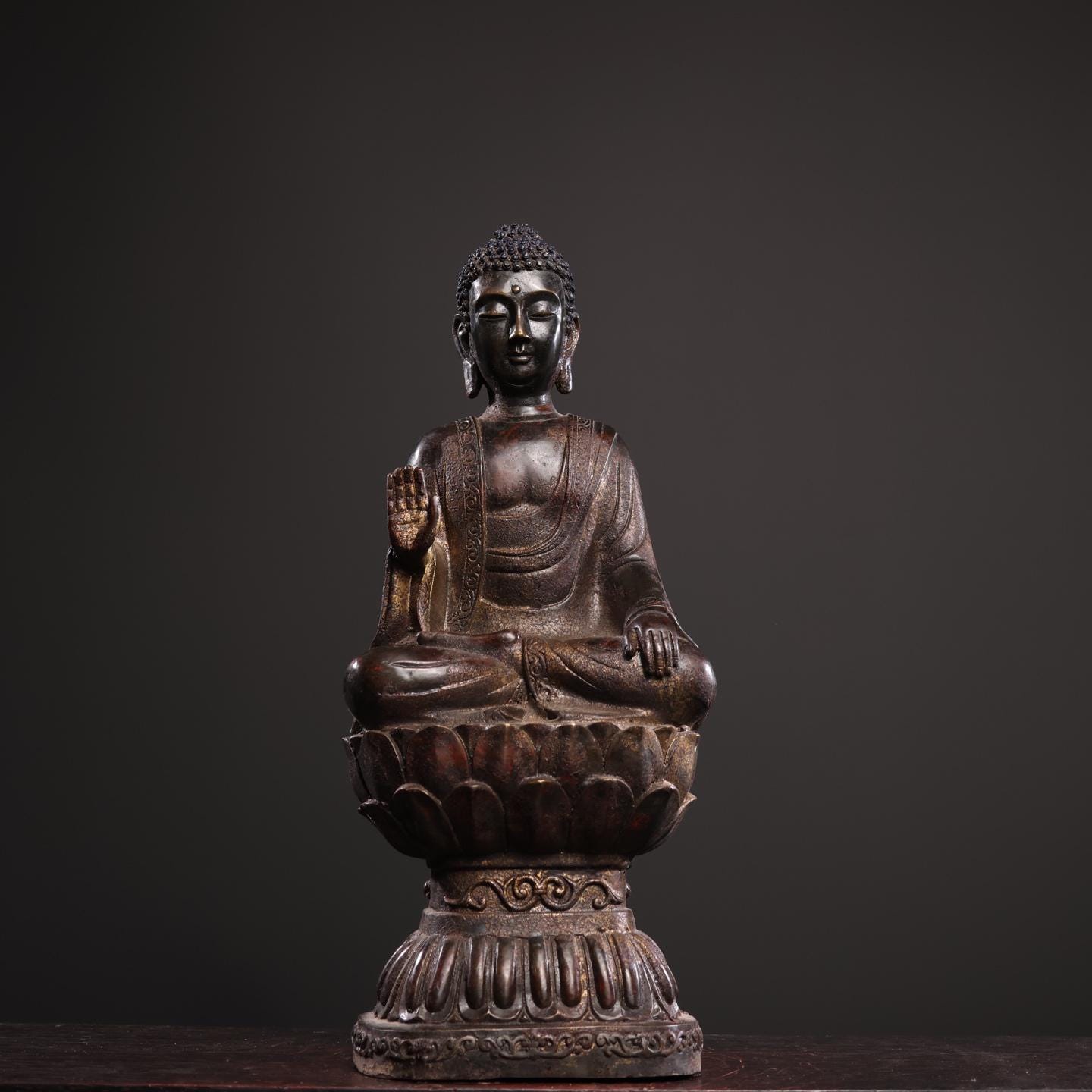 純銅　仏像「釈迦牟尼仏」 手作りの彫刻された純銅の釈迦牟尼仏像の装飾品、貴重で絶妙な、美しい