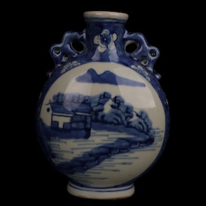 Exquisite blue and white porcelain ornament vase landscape patterns  ceramic vase