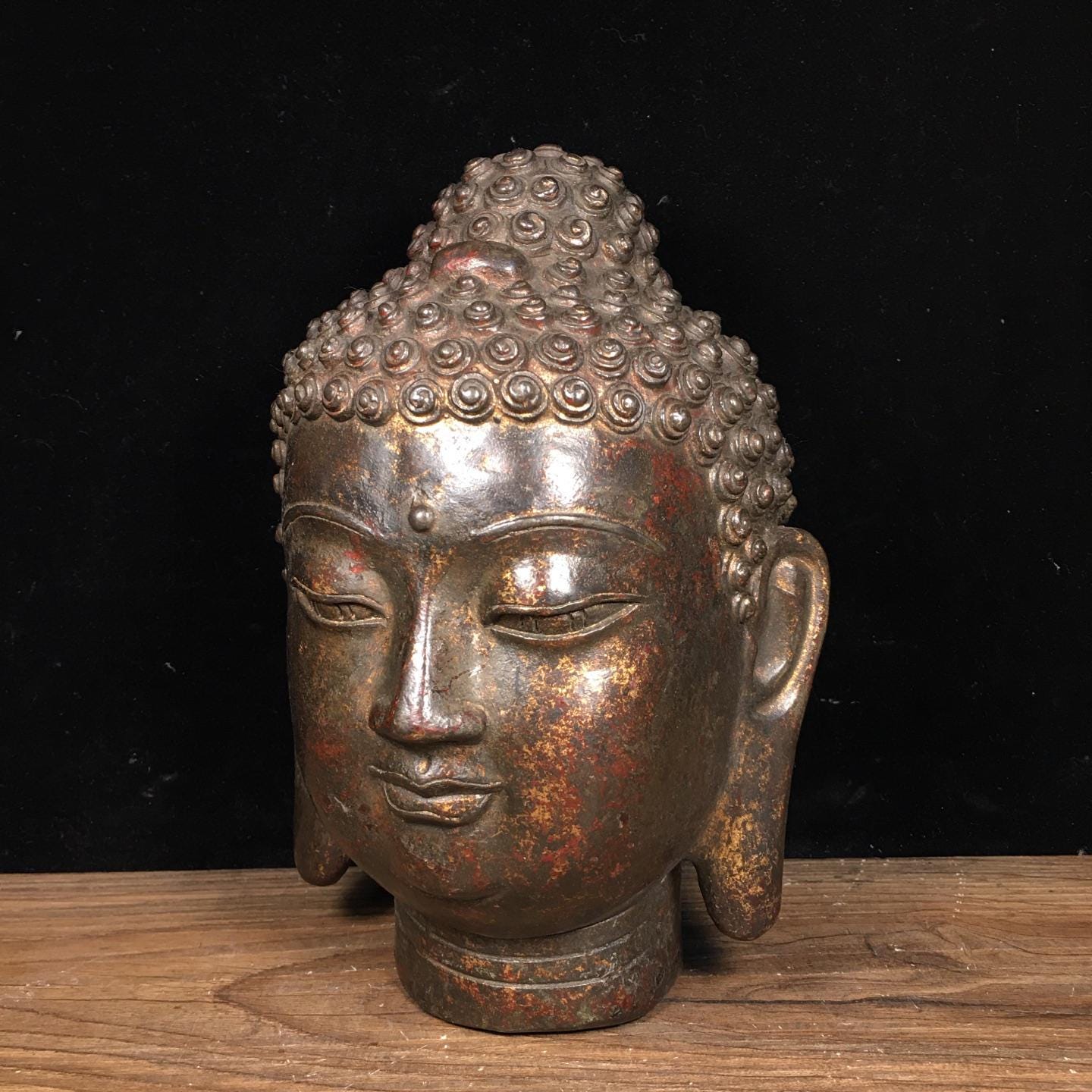中国のアンティーク手作りの絶妙で珍しい純銅の仏頭像の装飾品