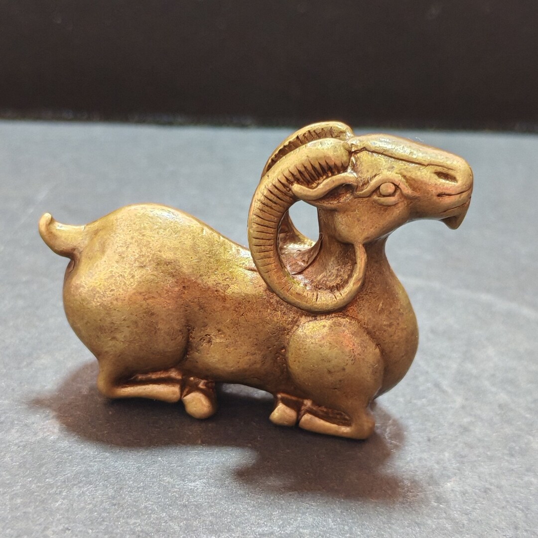 Chinese Hand-carved Pure Copper Exquisite Sheep Statue Small Tea Pet ...