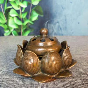 Chinese hand-carved exquisite and rare pure copper lotus incense burner ornaments,table decoration,worth collecting