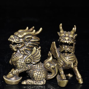 Chinese antique hand-carved pure copper bronze exquisite kylin statues ornament,unique shape