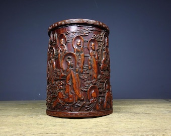 Portalápices antiguo chino hecho a mano, exquisito y único, tallado en bambú, patrón 18 Arhat, decoración de muebles, digno de coleccionar