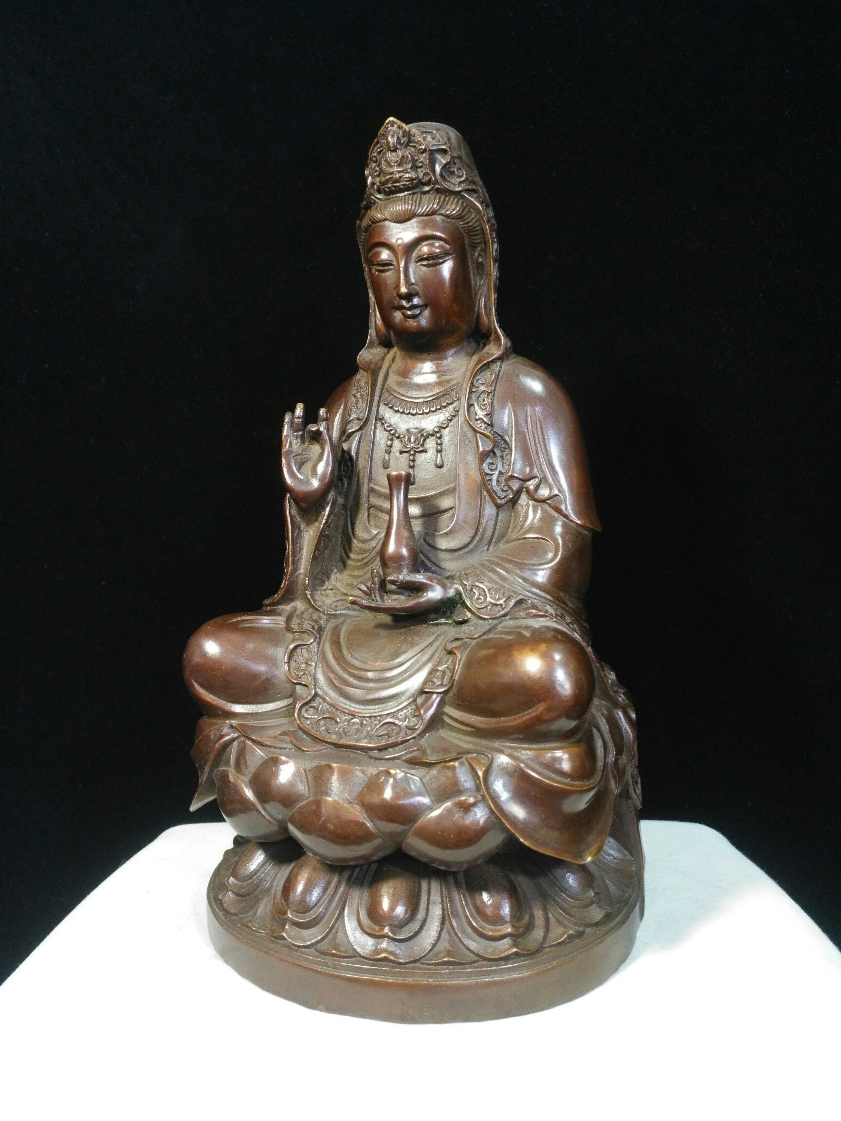 中国の純粋な手彫りの絶妙でユニークな純銅ブロンズ観音菩薩像の仏像の
