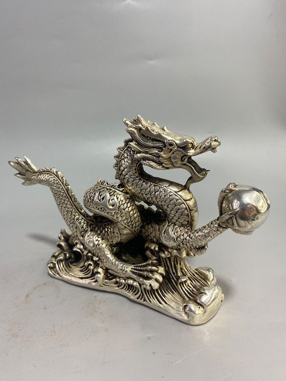 手彫りの絶妙でユニークな純銅銀メッキの龍の像の装飾品、ギフト
