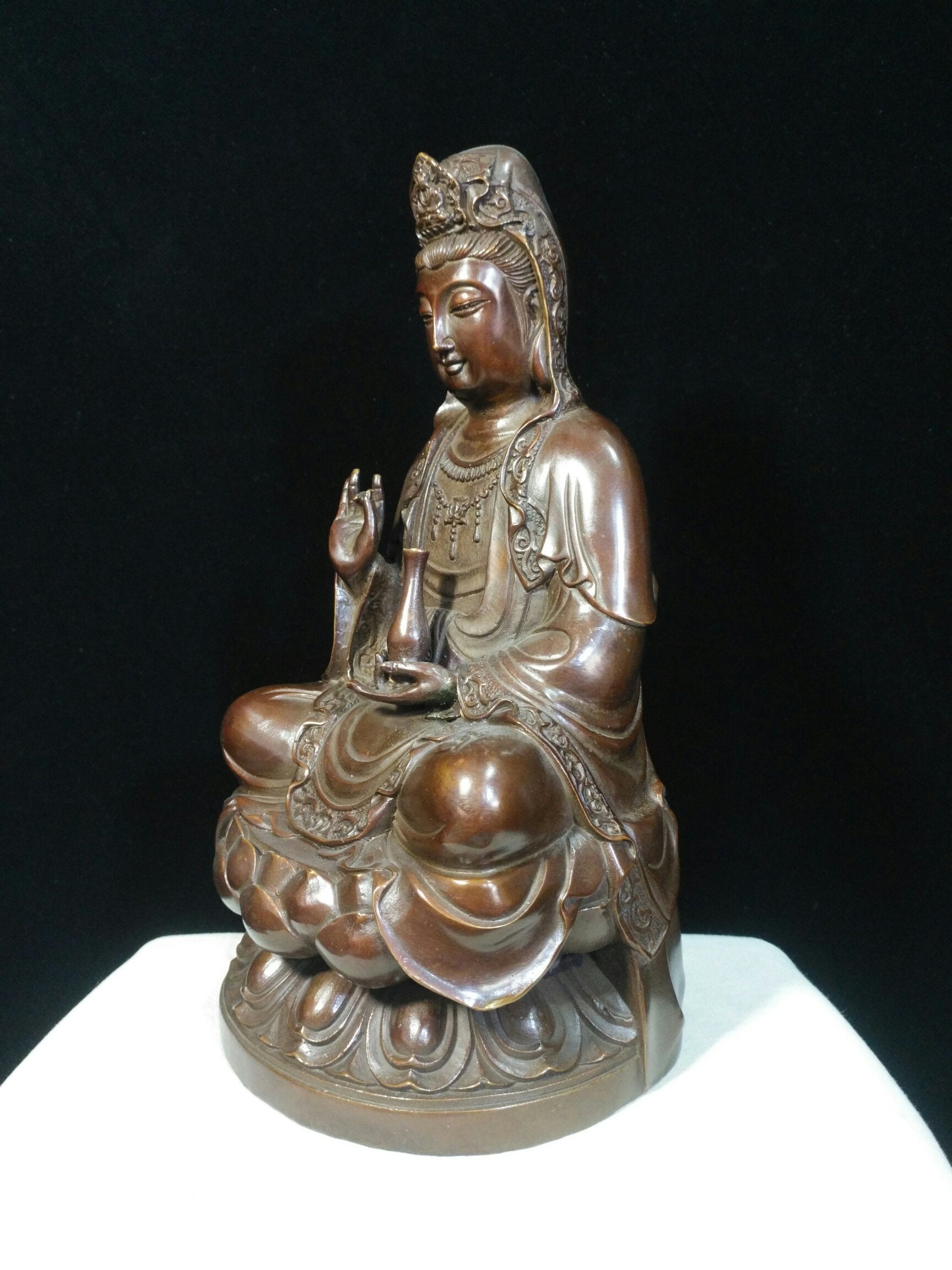 中国の純粋な手彫りの絶妙でユニークな純銅ブロンズ観音菩薩像の仏像の