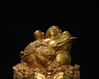 Chinese pure hand-carved exquisite and unique pure copper bronze toad statue ornament,worth collecting