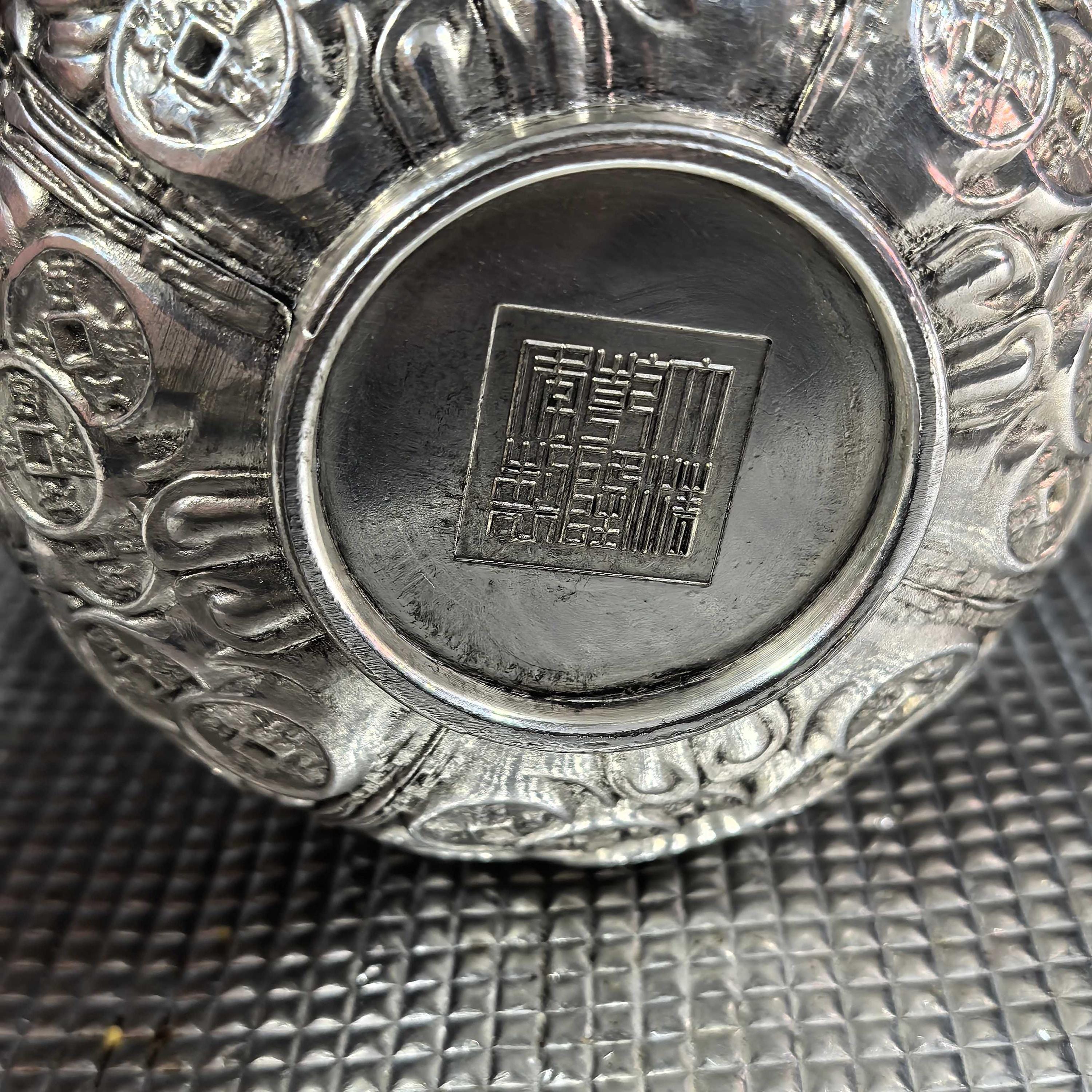 中国のアンティークの手彫りのチベットの銀の絶妙な模様のボウルの装飾