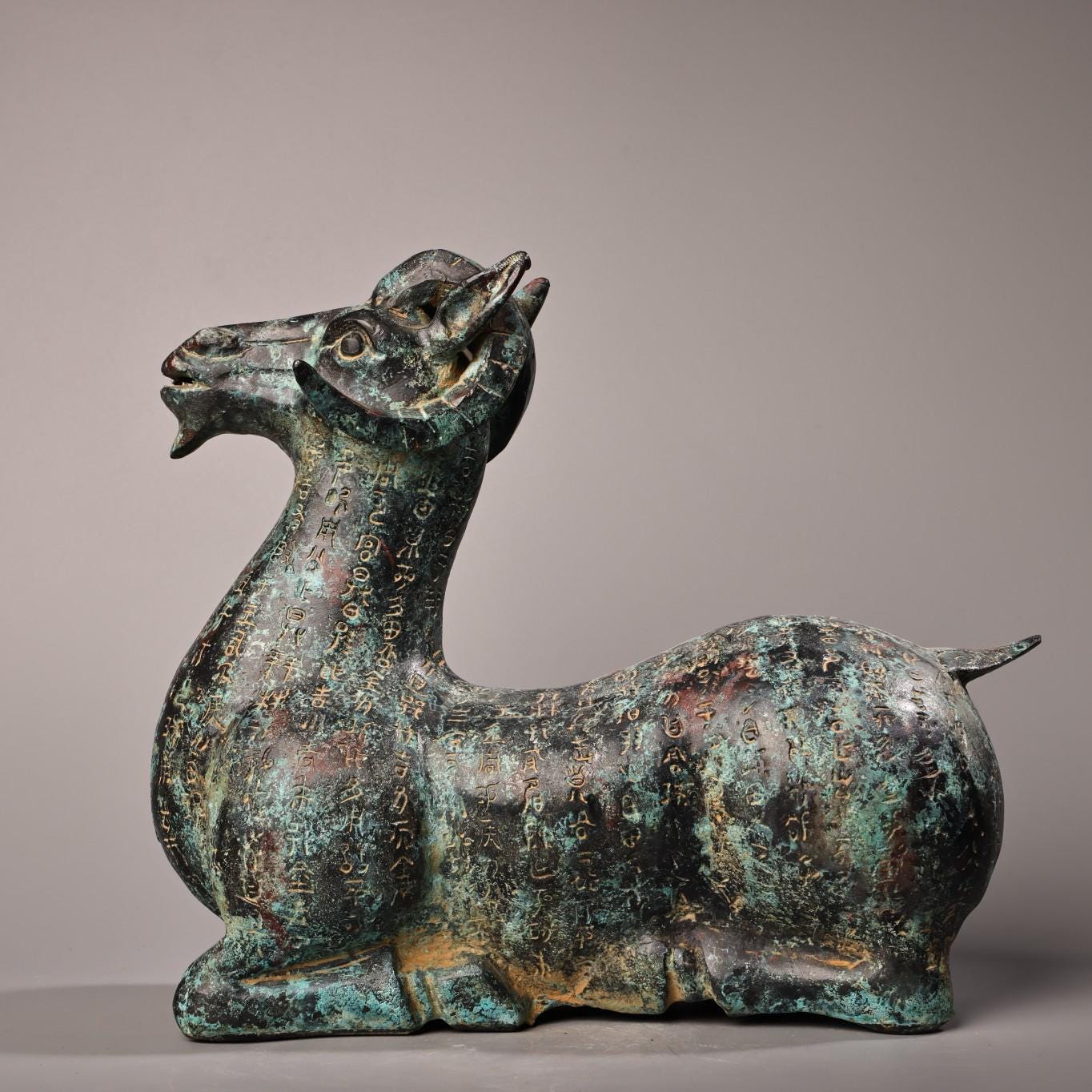 中国の手作り彫刻ブロンズ羊像装飾品、ユニークで珍しい、絶妙で貴重な