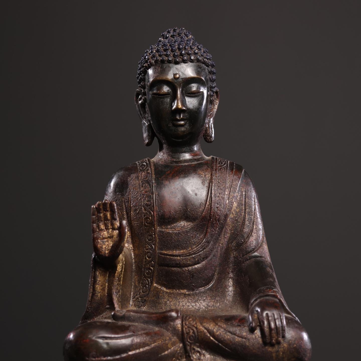 純銅　仏像「釈迦牟尼仏」 手作りの彫刻された純銅の釈迦牟尼仏像の装飾品、貴重で絶妙な、美しい