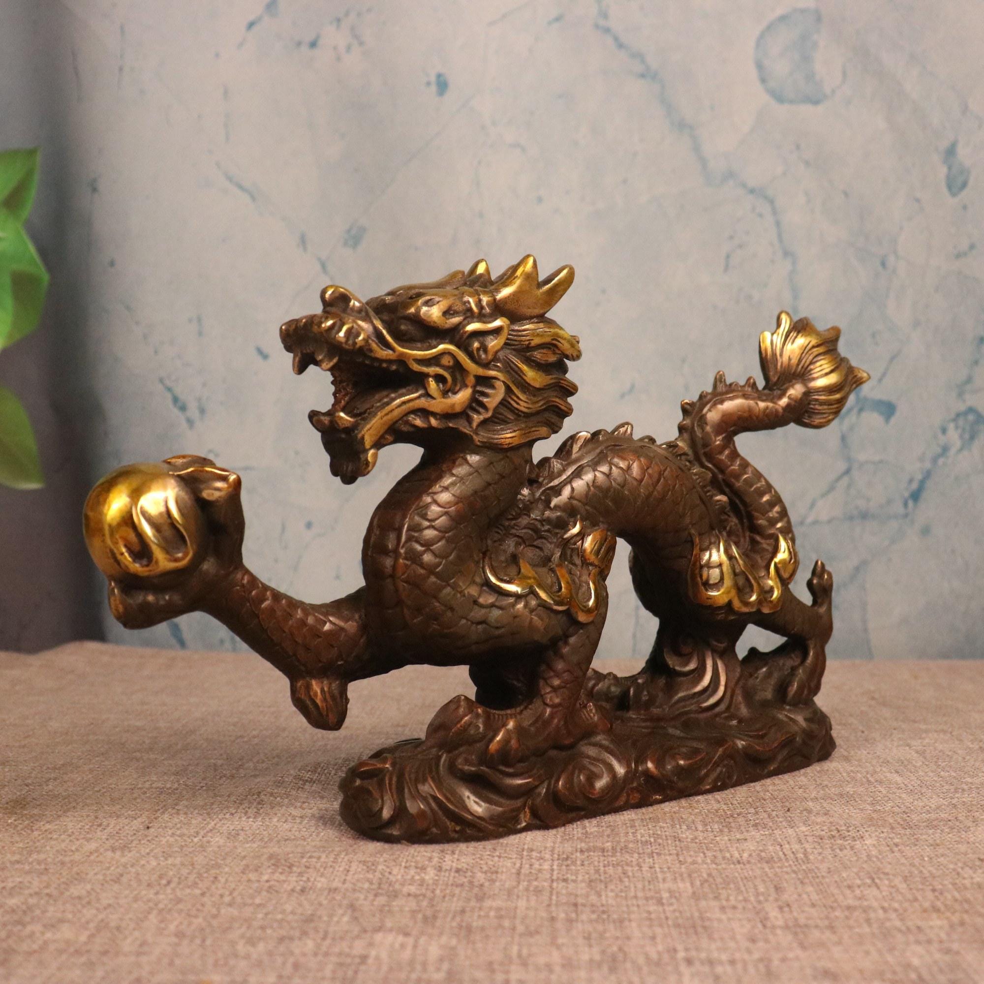 k1118607  時代 古銅 横幅23センチ 重さ0.9キロ 時代物 「龍」アンティークコレクション 中古品 現状品 k1118607 時代 古銅 横幅23センチ 重さ0.9キロ 時代物 「龍