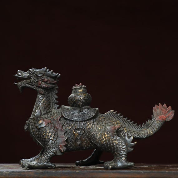 中国のアンティークの手作りの絶妙で珍しい純銅の吉祥元宝の龍の像の 