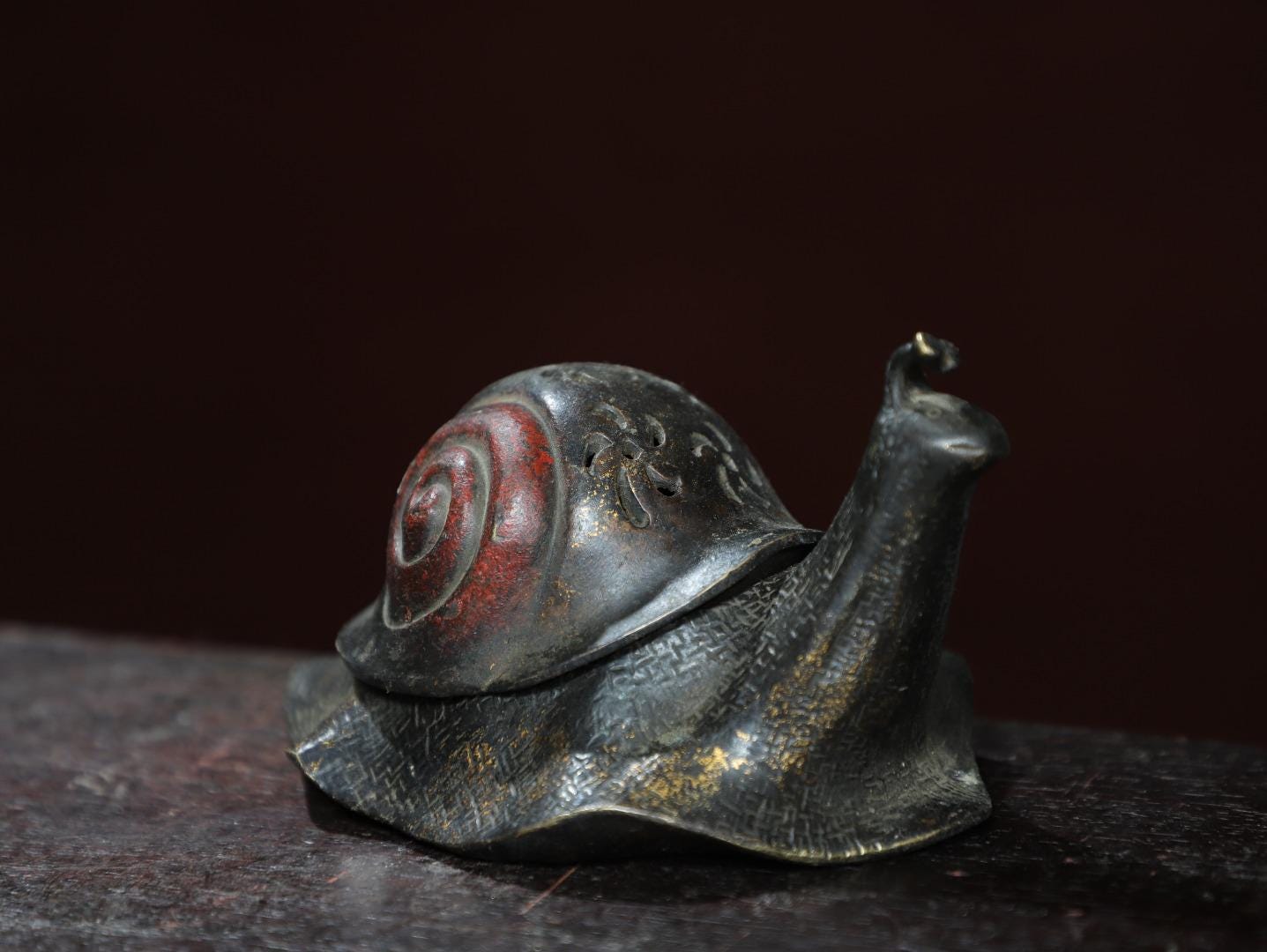 中国のアンティークの手作りの絶妙でユニークな純銅のカタツムリの模様