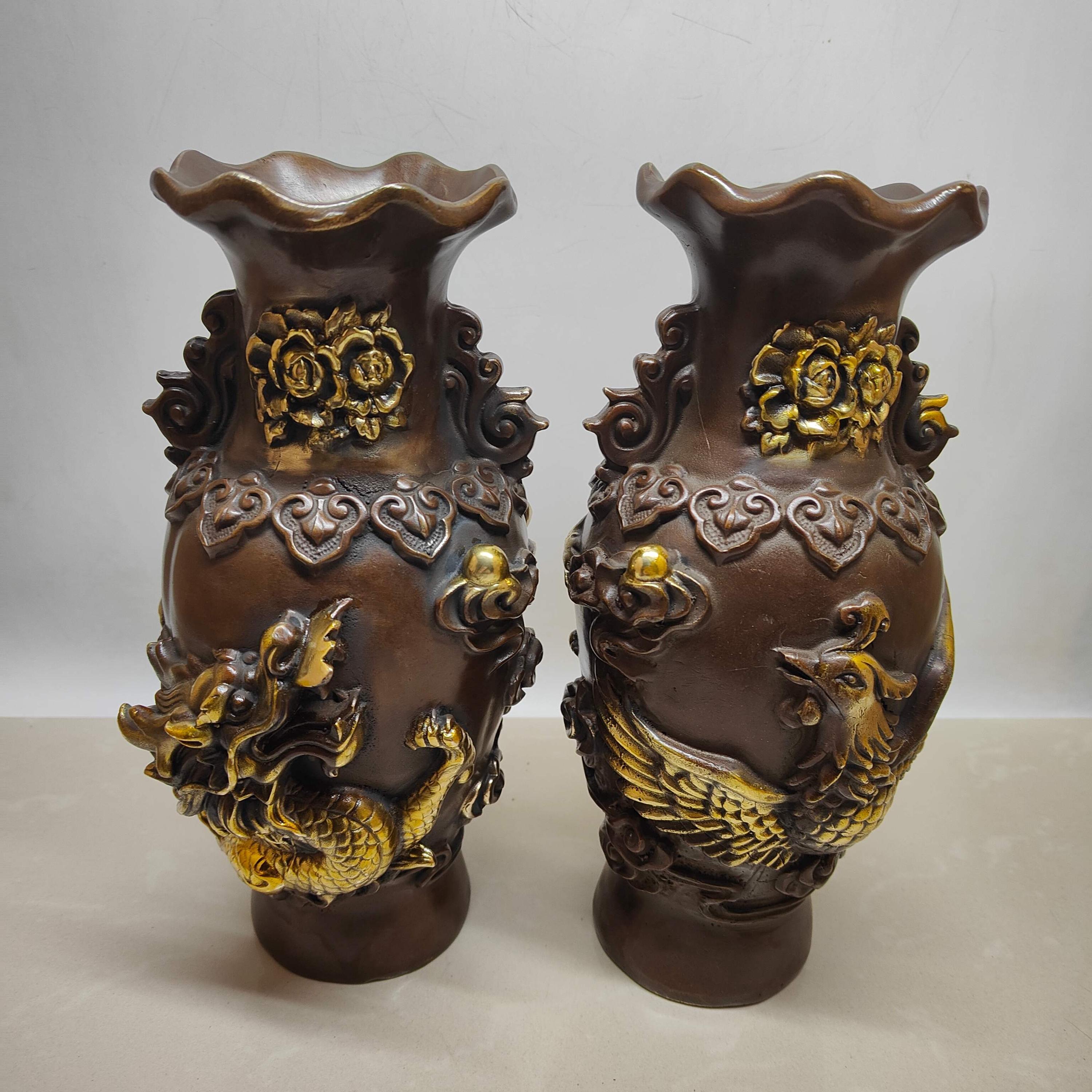 中国製の純粋な手彫りの純銅真鍮の縁起の良い龍と鳳凰の模様の花瓶飾り 