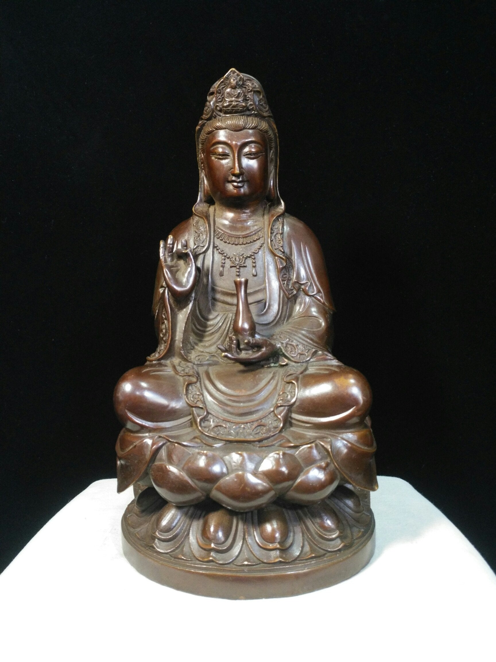 中国の純粋な手彫りの絶妙でユニークな純銅ブロンズ観音菩薩仏像