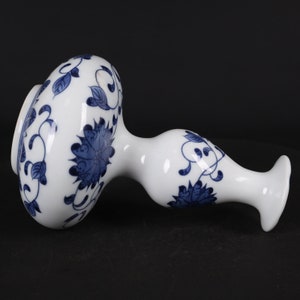 Exquisite blue and white porcelain lotus pattern small vase ornament,ceramic vase