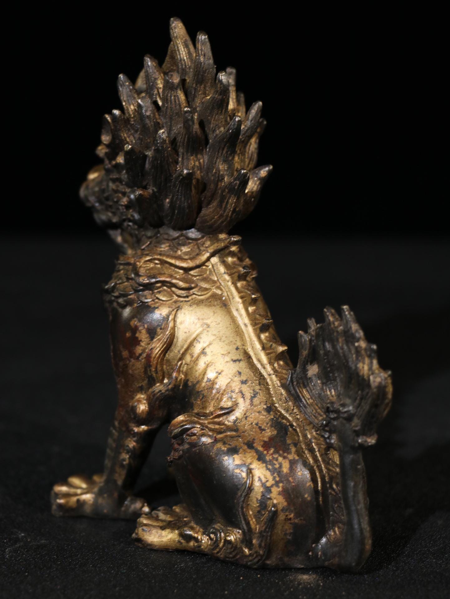 中国のアンティークの純粋な手彫りの絶妙で珍しい純銅の吉兆の獣の麒麟