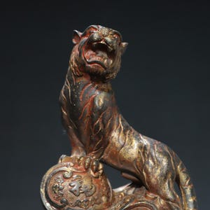 Adornos de estatuas de tigre de montaña de bronce, exquisitas y raras, de estilo antiguo chino, hechas a mano, de forma única.