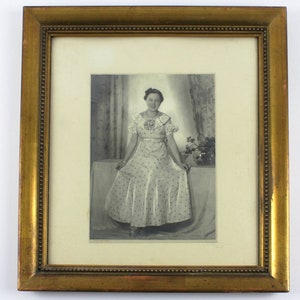 Original 20s black white photo of a young lady, art deco photo, German black white photography