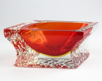 Flavio Poli voor Seguso: asbak van Muranoglas, sommerso rood geel, jaren 60-70, Italië, mcm glazen asbak