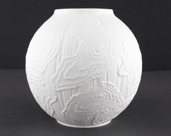 White 70s op art bisque porcelain vase by Kaiser, square shape, vintage - Mid Century German Porcelain