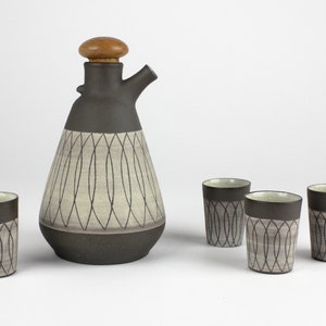 Set di liquori in ceramica vintage di Johannes Urban, set da bere in ceramica mcm, ceramica della Germania orientale, metà secolo, anni &#39;50 -&#39;60