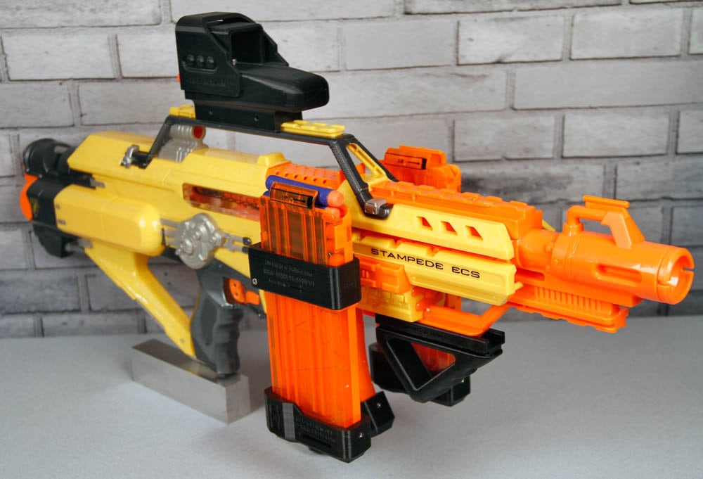 3D プリントされたソリッド Nerf マガジン クリップ マウント (カム