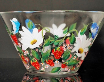 Strawberry Bowl, Serving Bowl, Strawberries and Daisies,  Glass, Hand painted